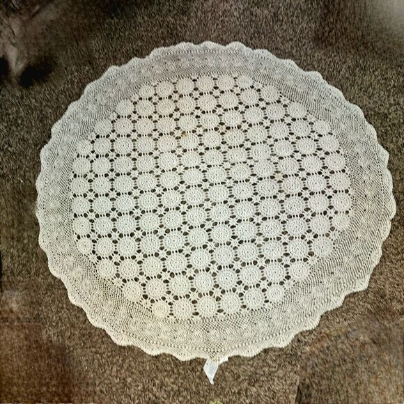 Vtg Hand Crocheted  Round Tablecloth 49" Lace Coverlet Cottage Farmhouse Decor - Picture 1 of 6